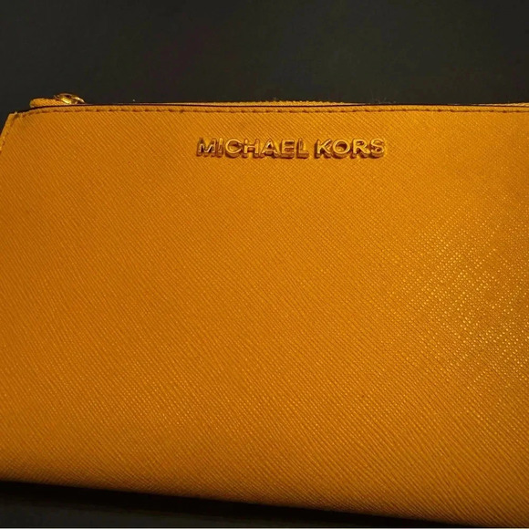 Michael Kors Jet Set Double Zip Wristlet New - Picture 3 of 10